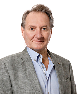 Headshot of Mr. Daniel Rawluk